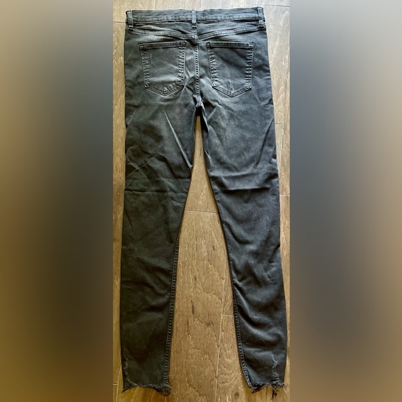FREE PEOPLE Black Distressed Jeans, Size 28L - Picture 5 of 10